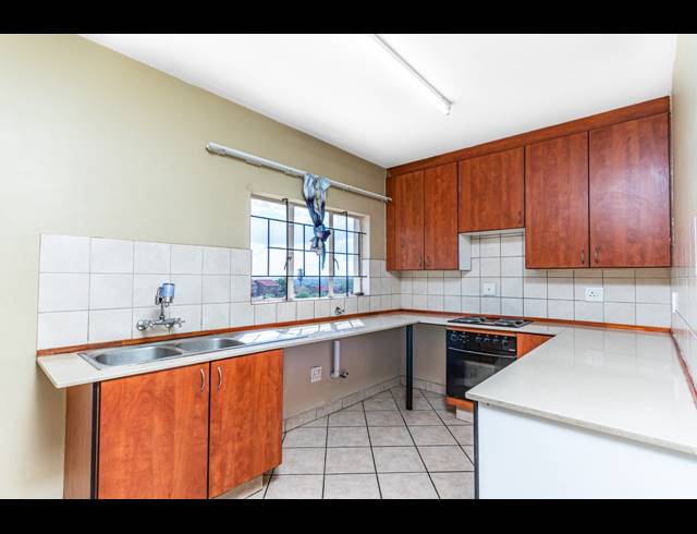 3 BEDROOM DUPLEX FOR SALE IN HALFWAY GARDENS